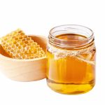 DOES IT DIFFER IN ANY WAY FROM REGULAR HONEY-min