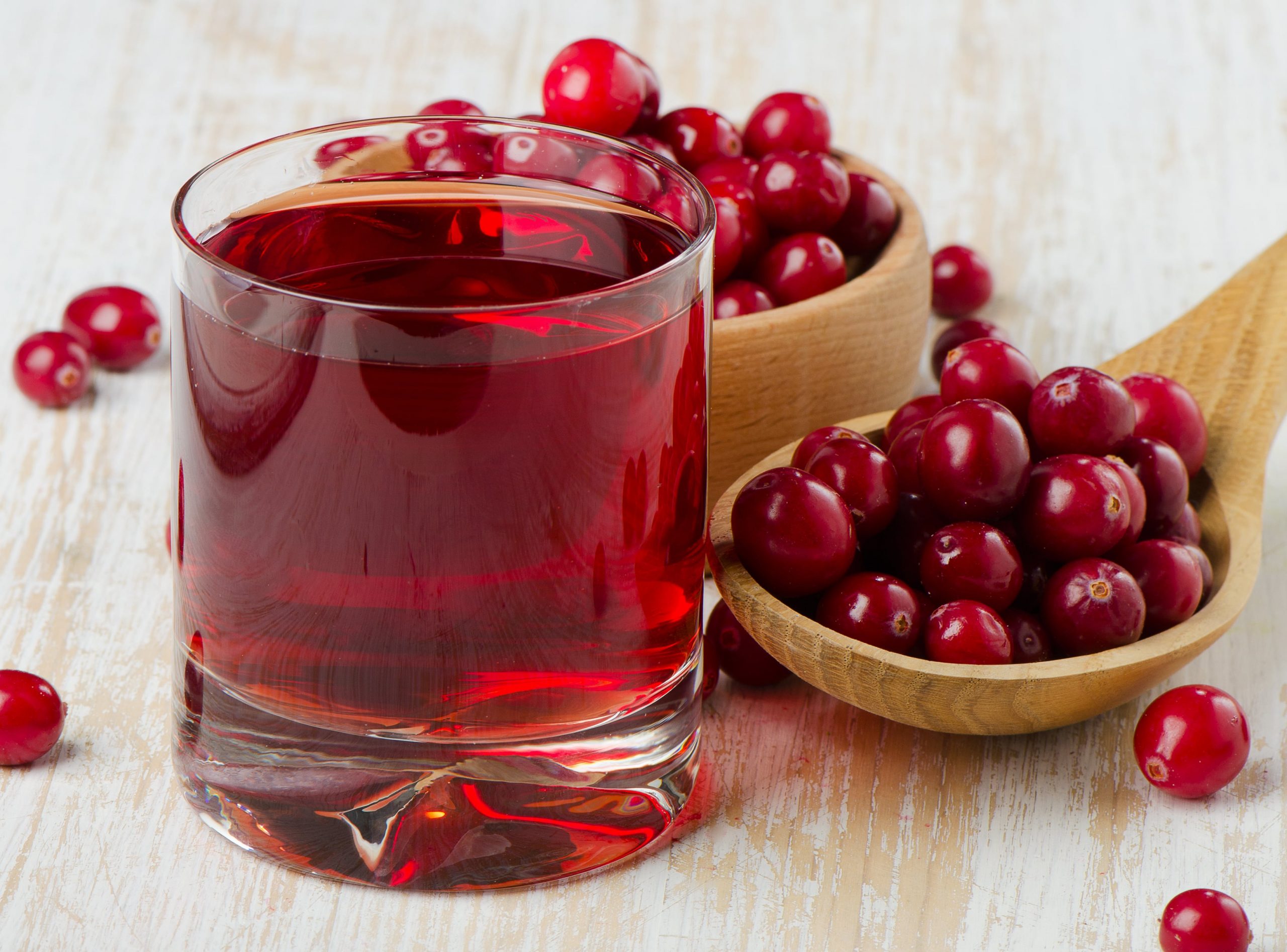 CRANBERRY JUICE; WHAT IT IS, THE BENEFITS AND THE SIDE EFFECTS-min