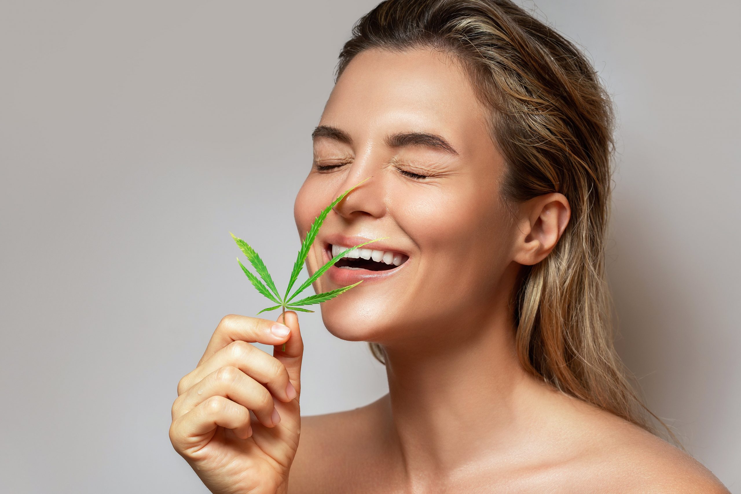 HOW DOES CBD ENHANCE THE APPEARANCE OF YOUR SKIN-min