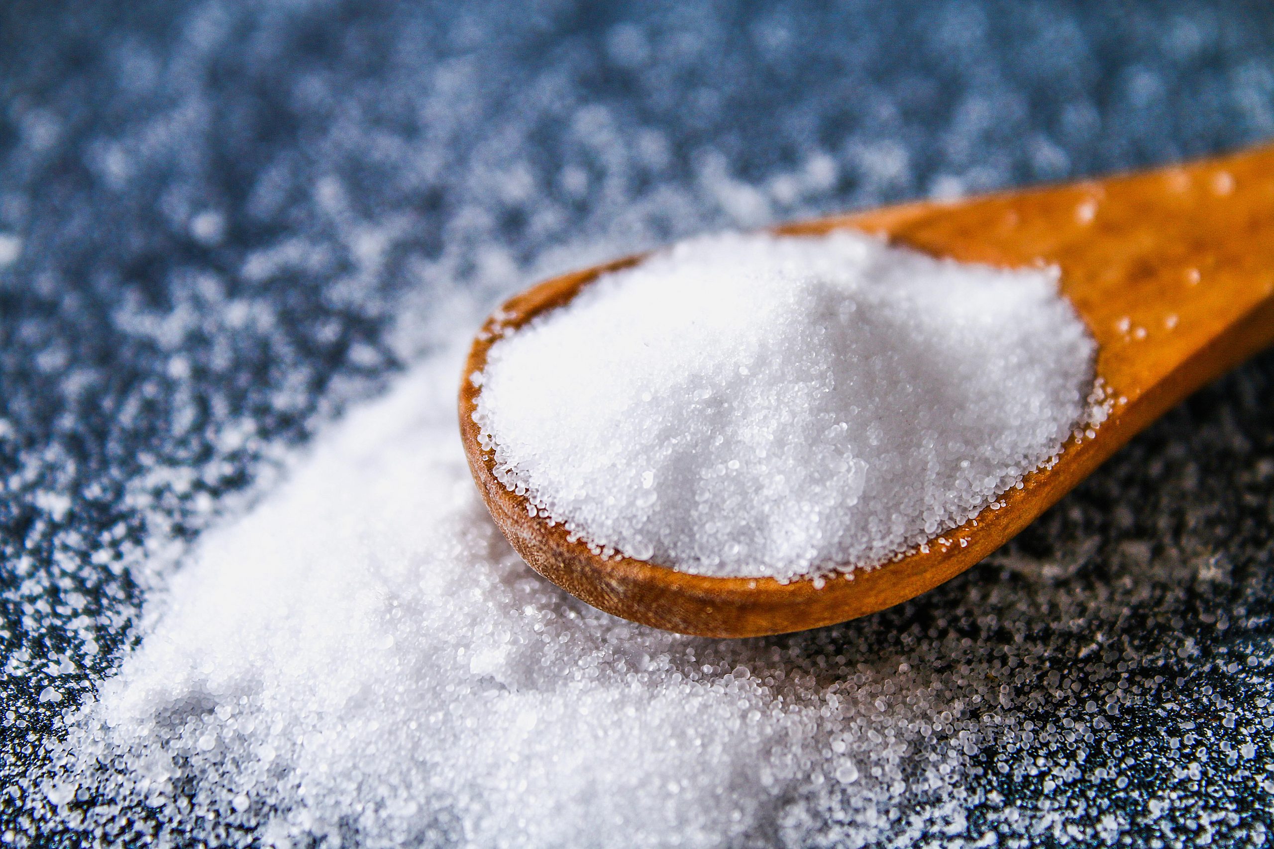 HOW MUCH SODIUM SHOULD I EAT PER DAY-min