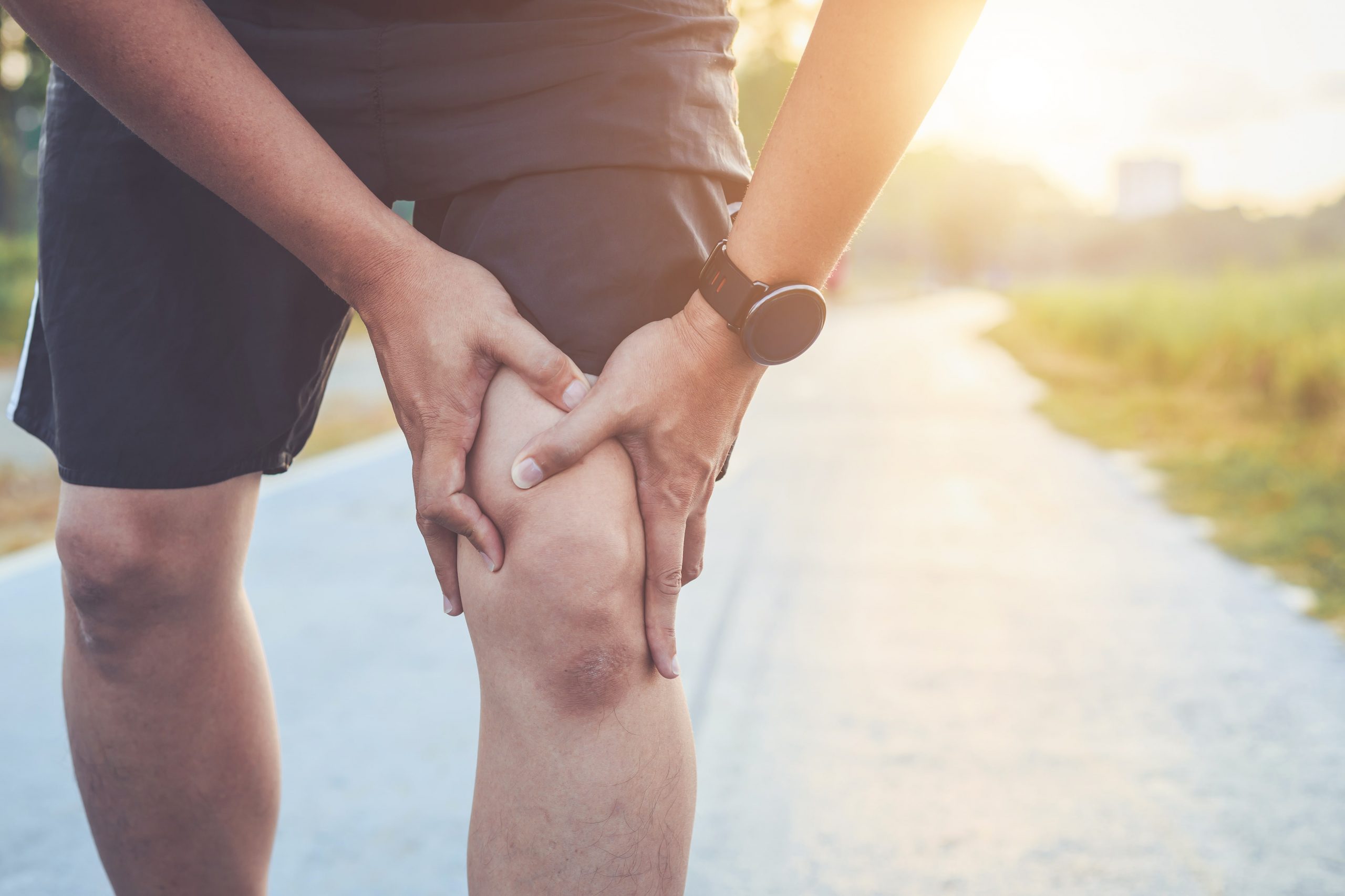 HOW RUNNERS CAN USE CBD TO REDUCE JOINT PAIN AND INFLAMMATION-min
