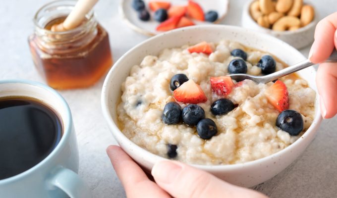 WHAT IS THE OATMEAL DIET, AND CAN IT HELP YOU LOSE WEIGHT-min