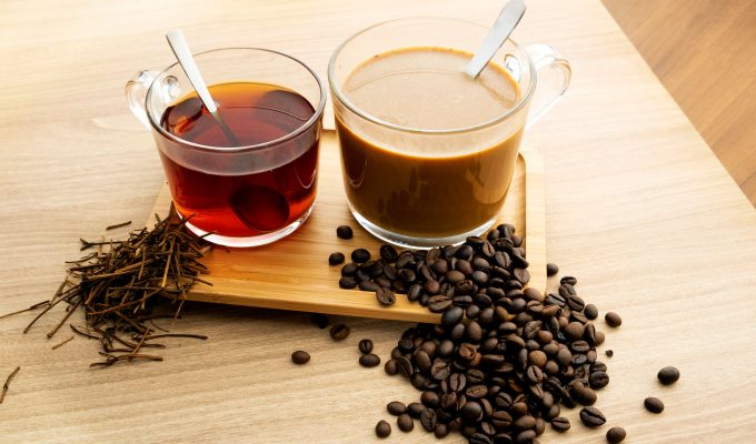COMPARING CAFFEINE IN TEA AND COFFEE-min