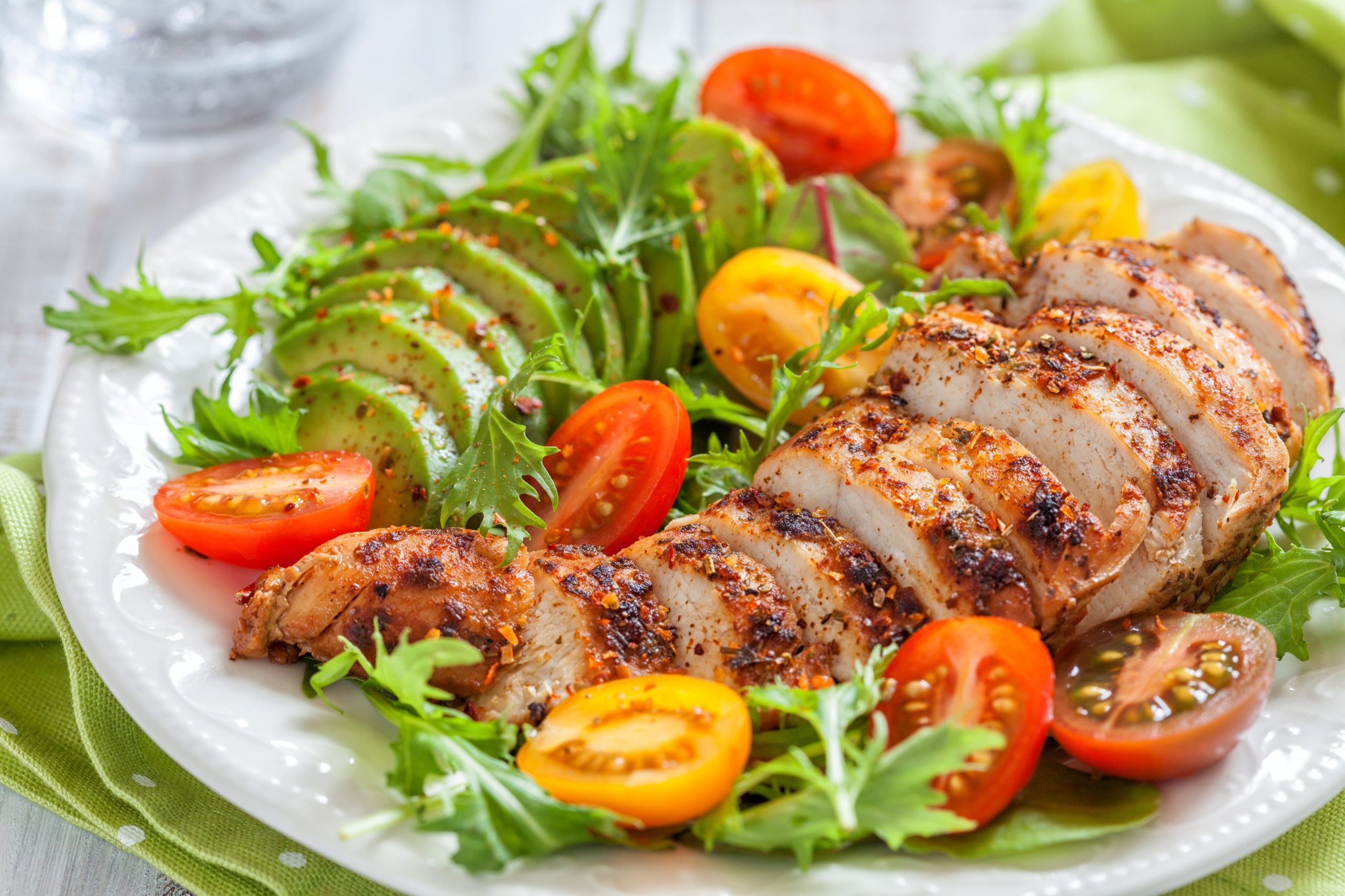 Healthy,Food.,Salad,Plate,With,Colorful,Tomatoes,,Chicken,Breast,And