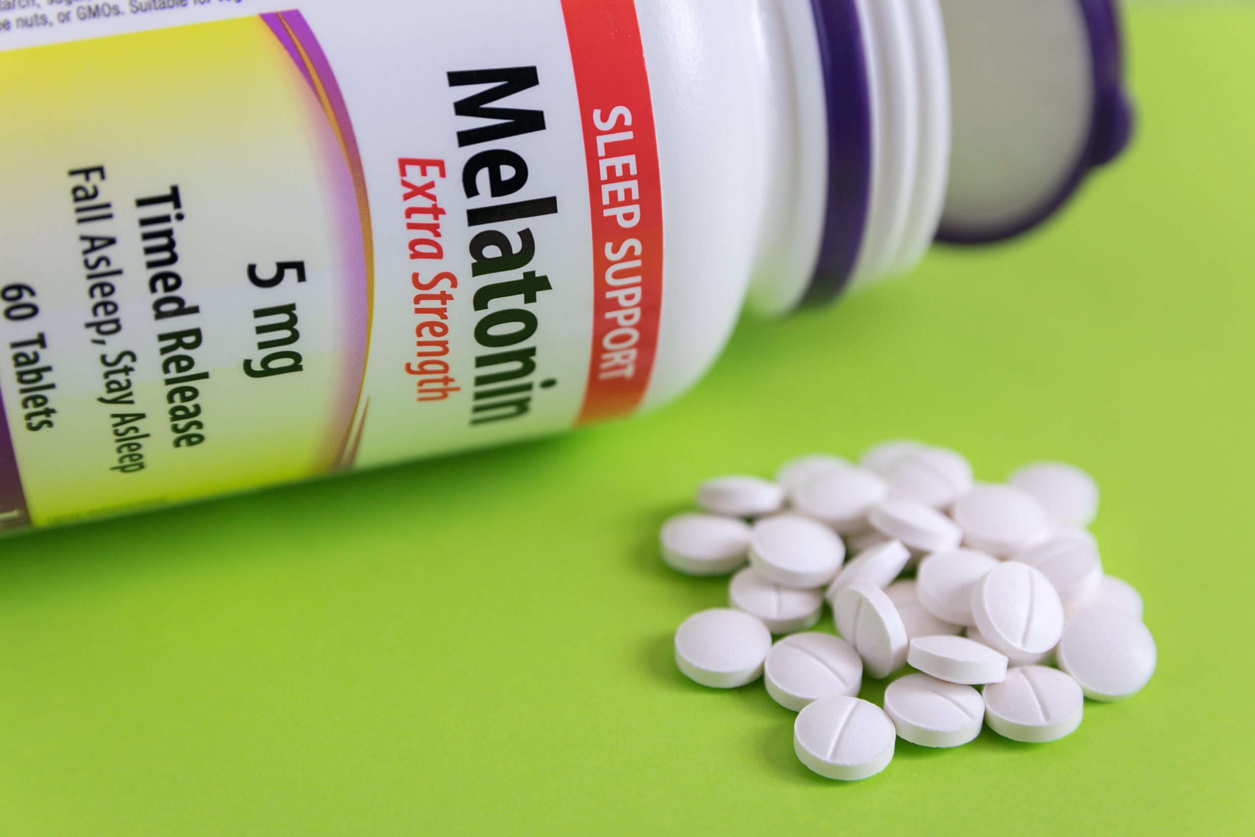 Melatonin ၏ ဘေးထွက်ဆိုးကျိုးများ သည် Melatonin ၏ ဘေးထွက်ဆိုးကျိုးများ မှာ Melatonin-min ဖြင့် ဖြည့်စွက်ခြင်းတွင် အန္တရာယ်များ ရှိပါသလား ။