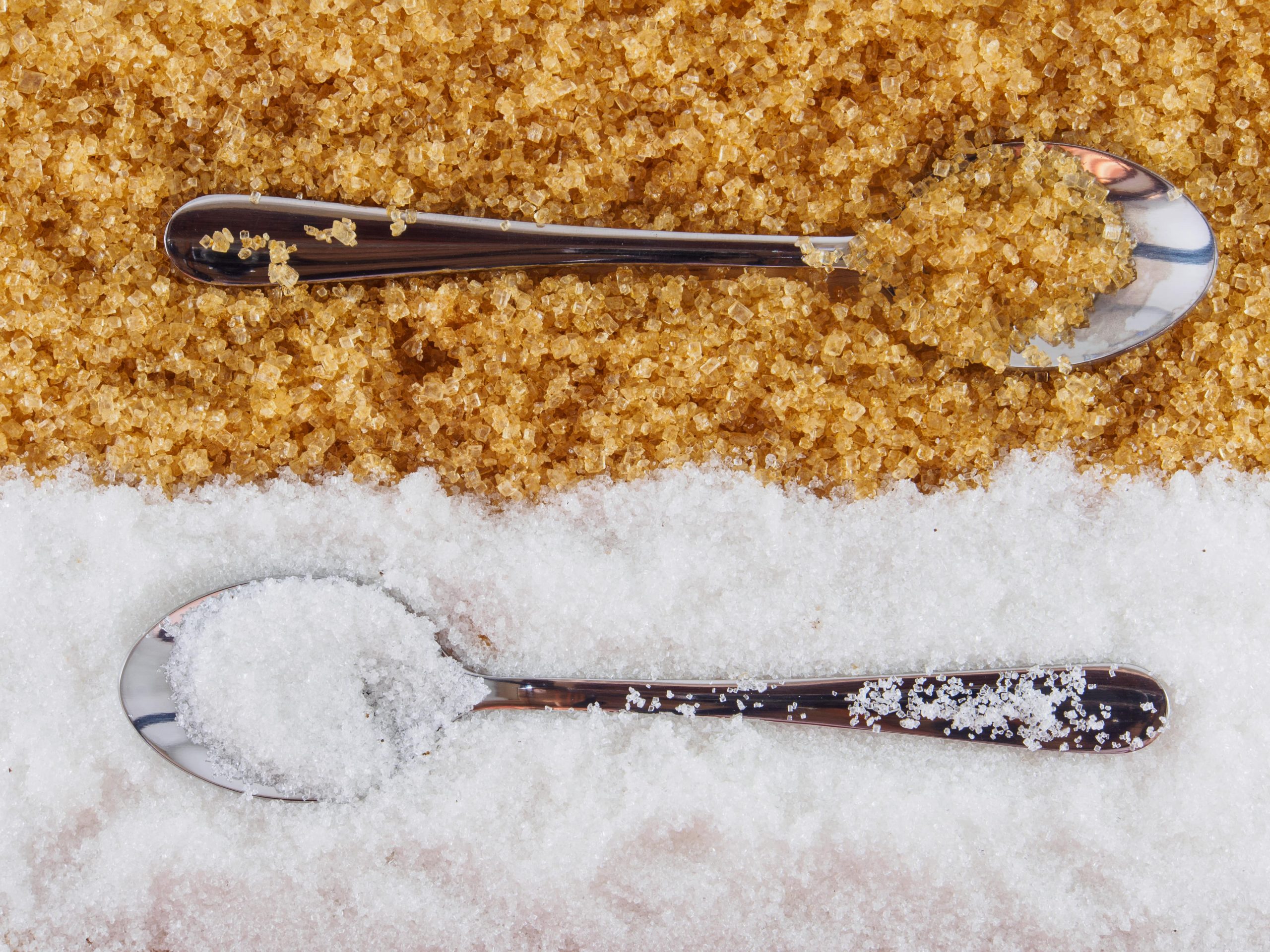 WHATS THE DIFFERENCE BETWEEN BROWN AND WHITE SUGAR IS ANY ONE HEALTHIER OR BETTER-min