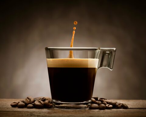 DRINKING BLACK COFFEE TIPS-min