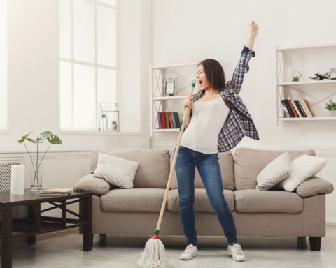 HOW AND WHY A GOOD SPRING CLEAN IS GOOD FOR MENTAL WELLBEING-min