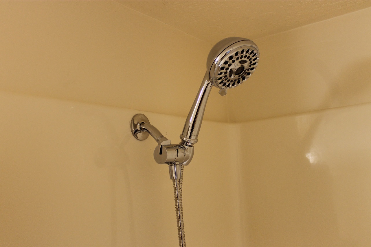 HOW DIRTY SHOWER HEADS CAN AFFECT YOUR SKIN