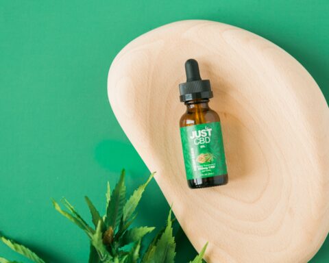 DOES PURE CBD OIL CONTAIN ANY THC?