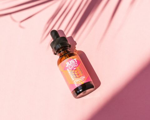 HOW TO CHOOSE A GOOD CBD OIL TINCTURE