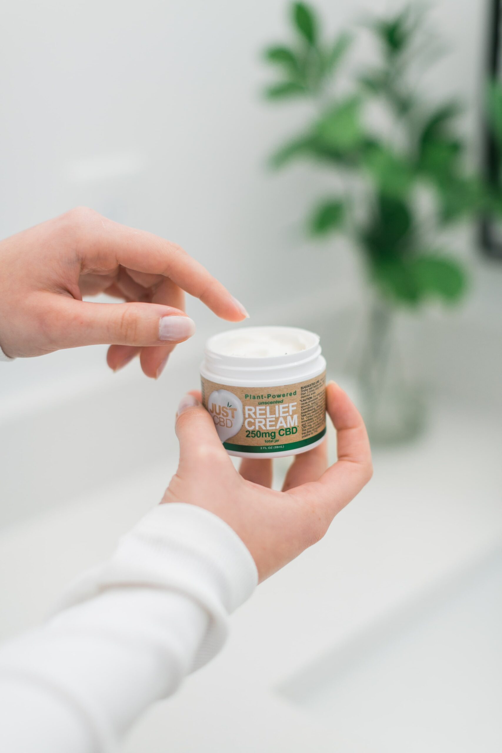 5 SKIN PROBLEMS THAT CAN BE HELPED WITH CBD CREAM