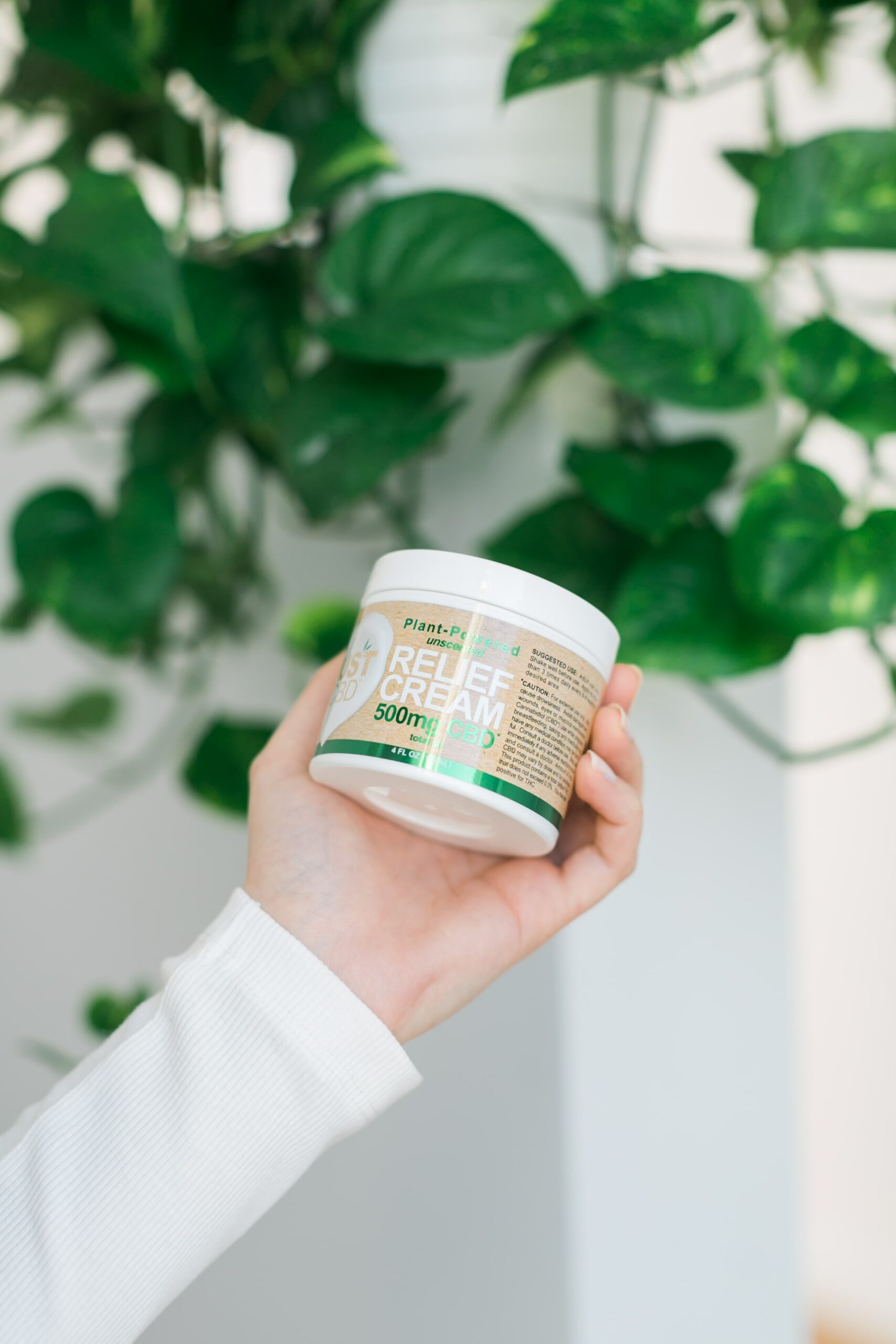CAN A CBD PAIN RELIEF RUBBING CREAM HELP WITH SORE MUSCLES?
