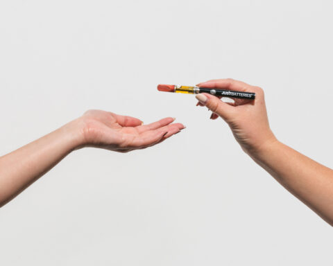 WHAT ARE THE BENEFITS OF A DISPOSABLE CBD VAPE PEN?
