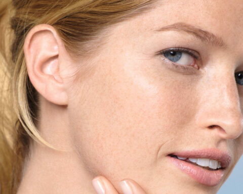 MORNING HABITS THAT CAUSE DRY SKIN AND WRINKLES?