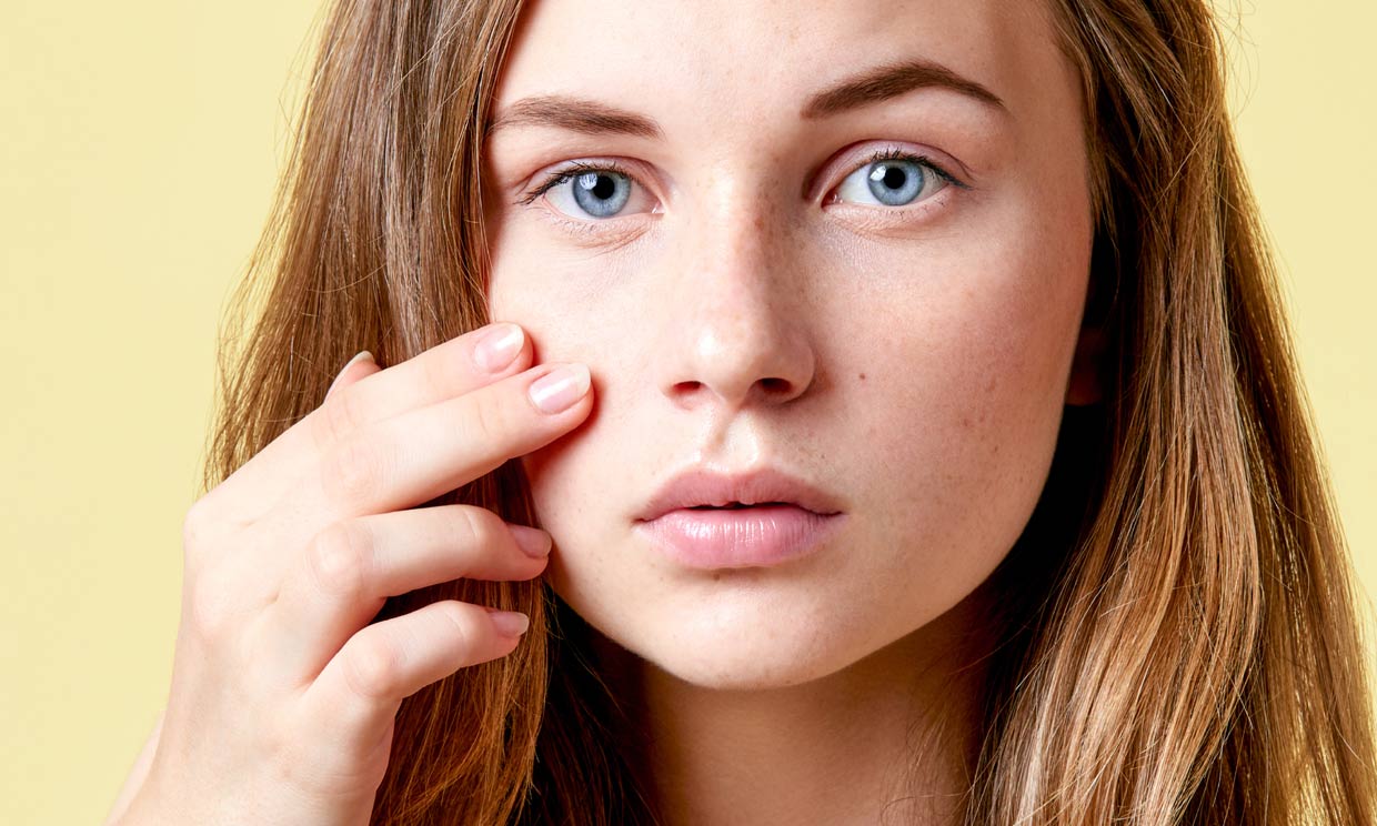 TIPS ON WHAT TO LOOK FOR IN FOUNDATION IF YOU HAVE MATURE SKIN OR ACNE-PRONE SKIN