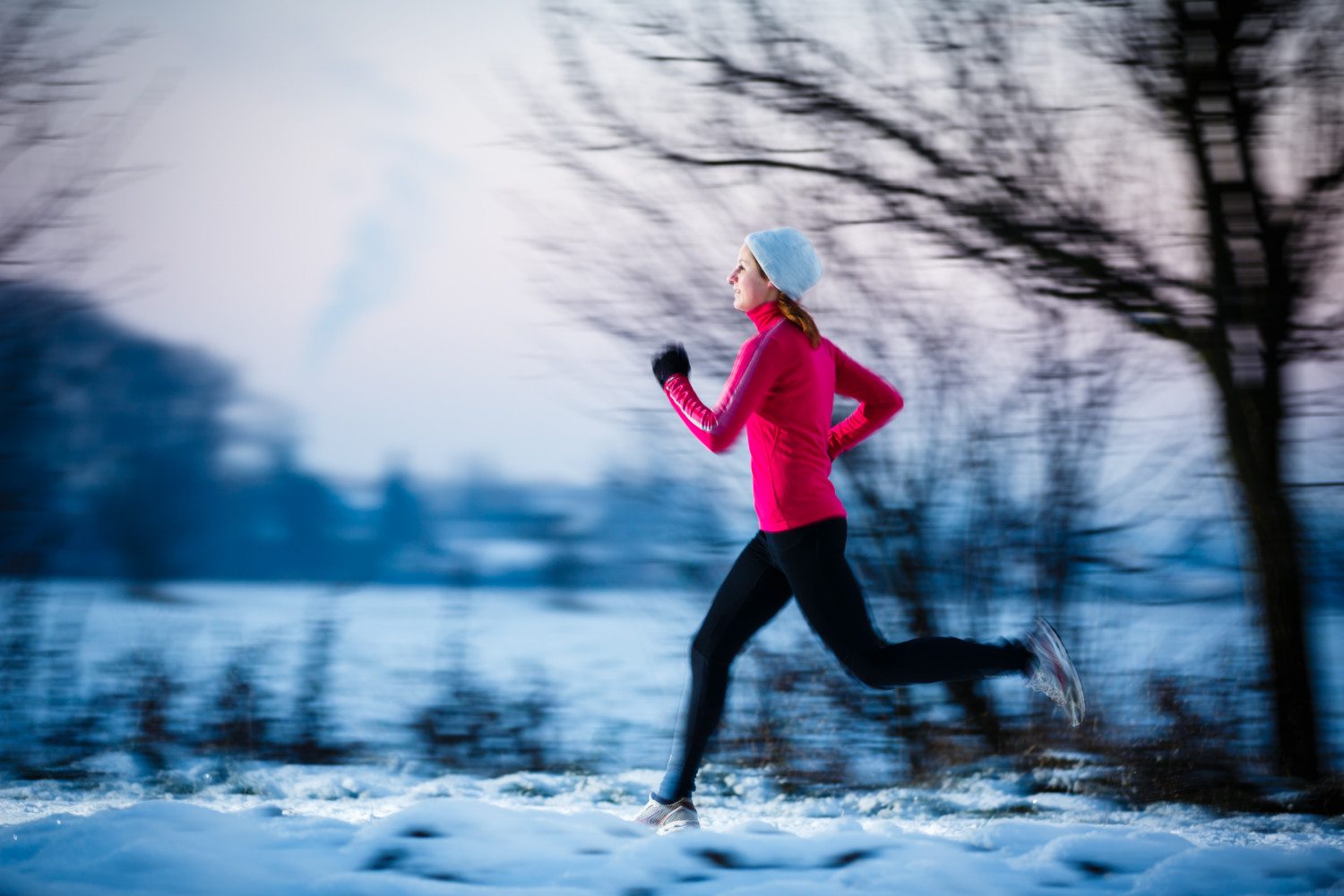 HOW TO STAY WARM WHILE TRAINING AND EXERCISING OUTSIDE DURING THE WINTER