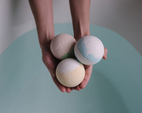 RELAXING WITH CBD BATH BOMBS