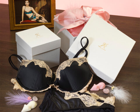 6 Sexy Lingerie Gifts When You Don’t Know Her Dress Size