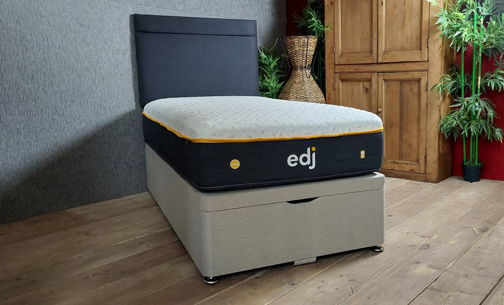 Snoozestation: A Leeds Mattress and Bed Retailer with a Difference